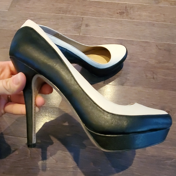 Black and white high heels - Picture 4 of 4